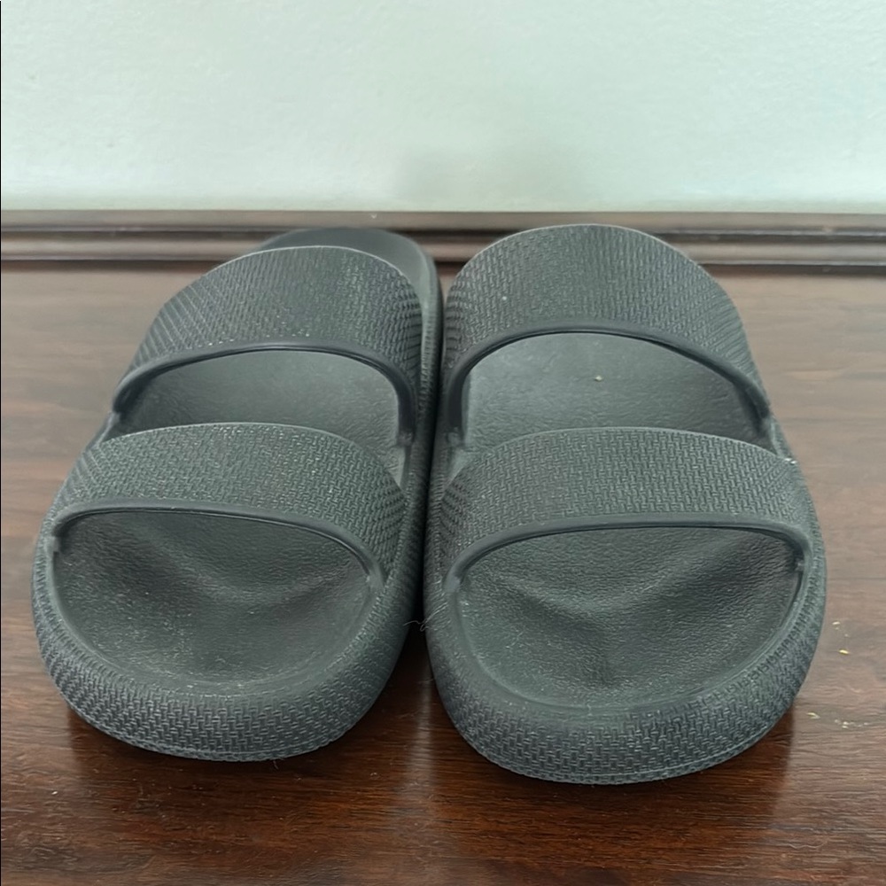 PINK Victoria's Secret Charcoal Slide Sandals